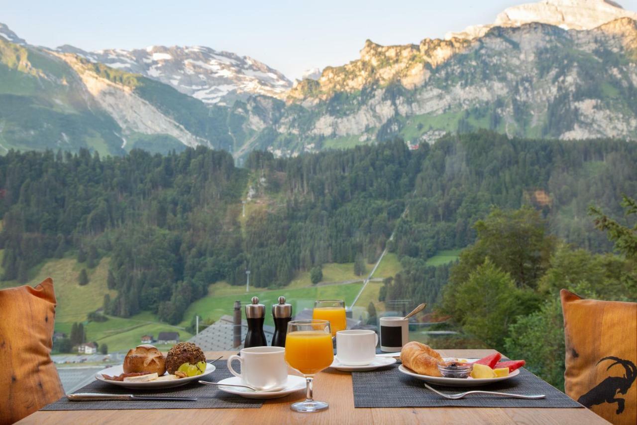 Chambre Double Supérieure avec Balcon et Vue sur la Montagne
